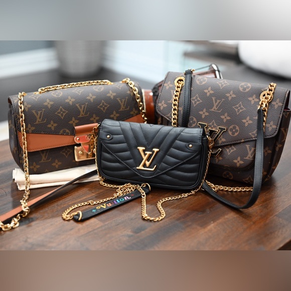 Meet your Posher, Ms Y - Picture 1 of 16